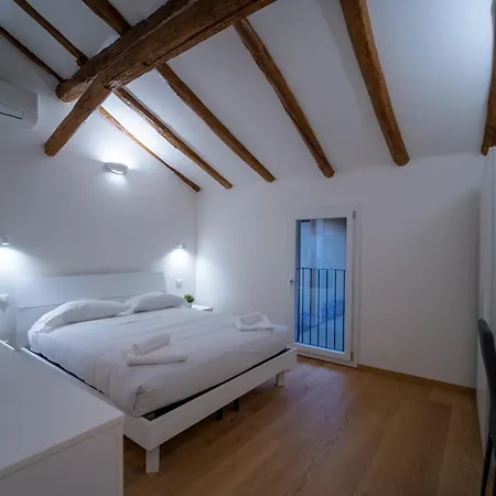 Realkasa Santo Stefano 46 * Bologne